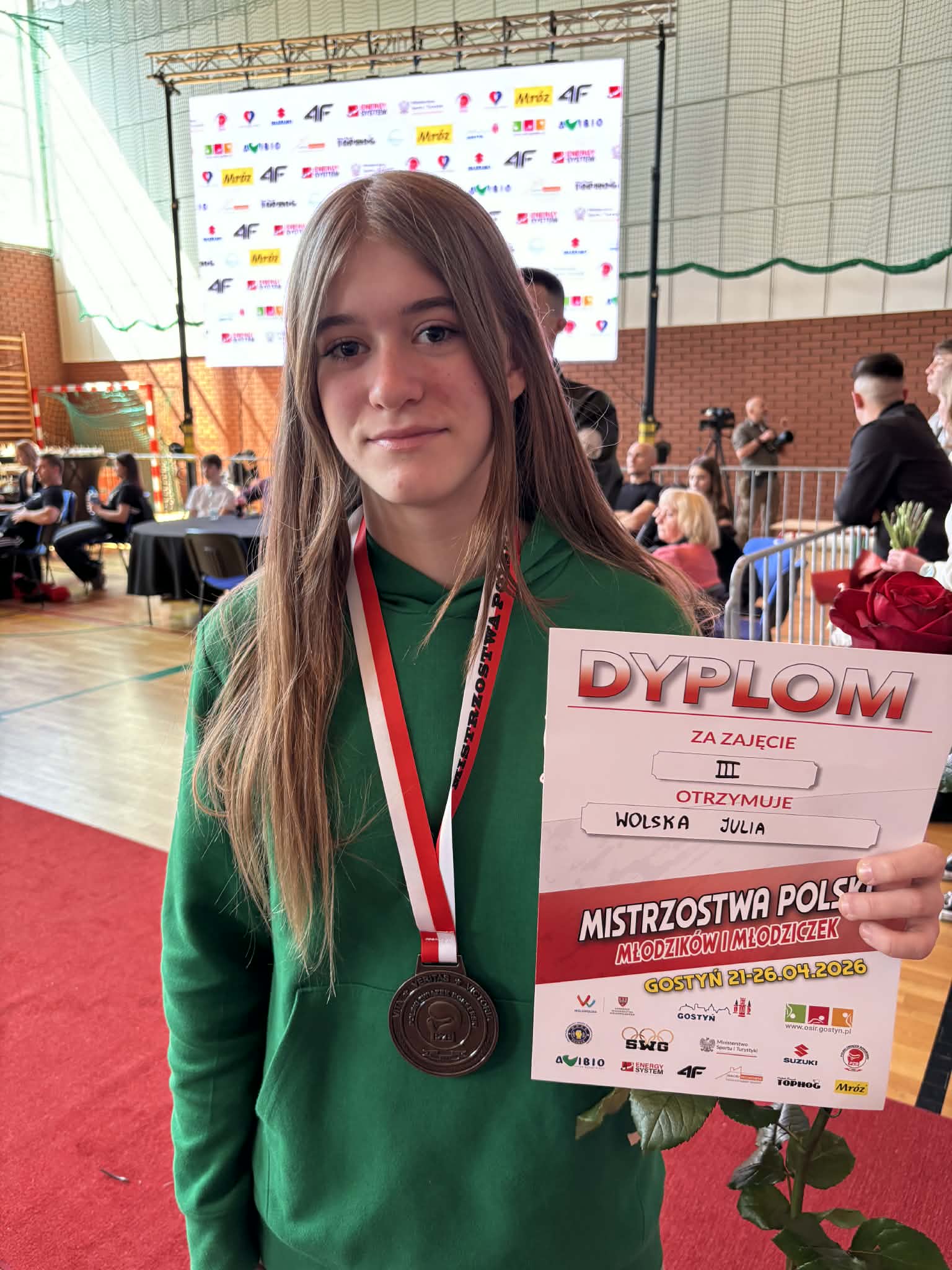 hshqNxWw.jpg (233 KB)